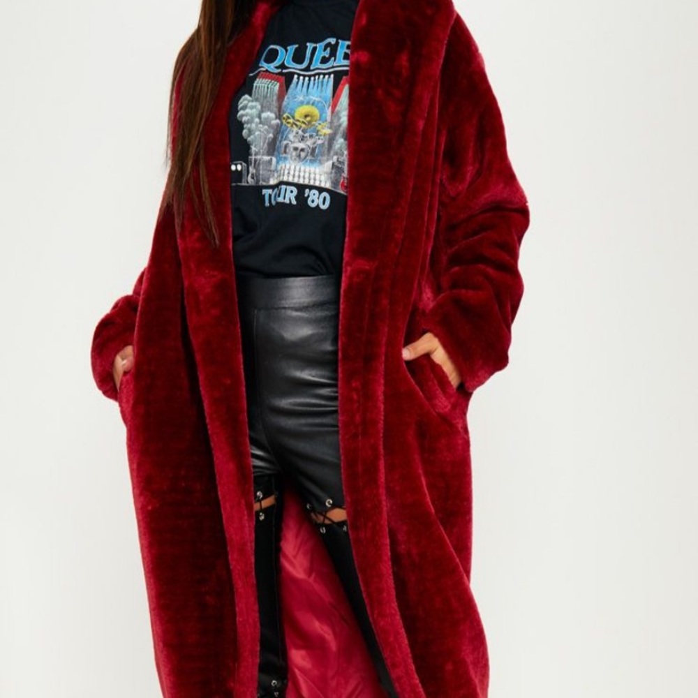 Pretty little thing burgundy faux fur coat